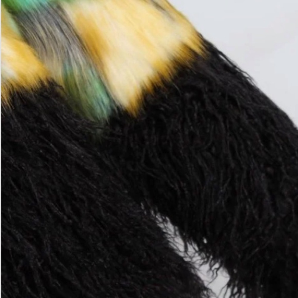 New faux fur jacket - Picture 4 of 7